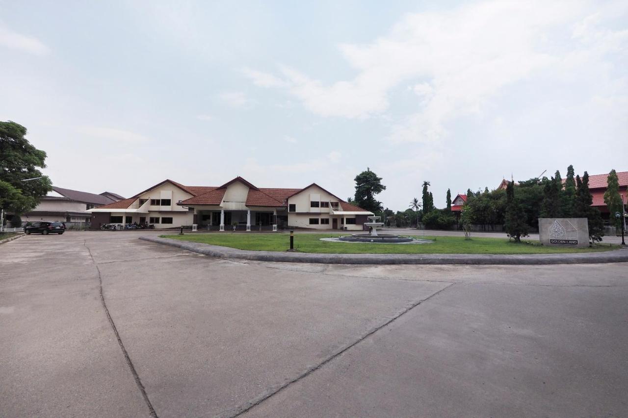 Oyo 859 Golden Land Hotel Chiang Rai Ngoại thất bức ảnh