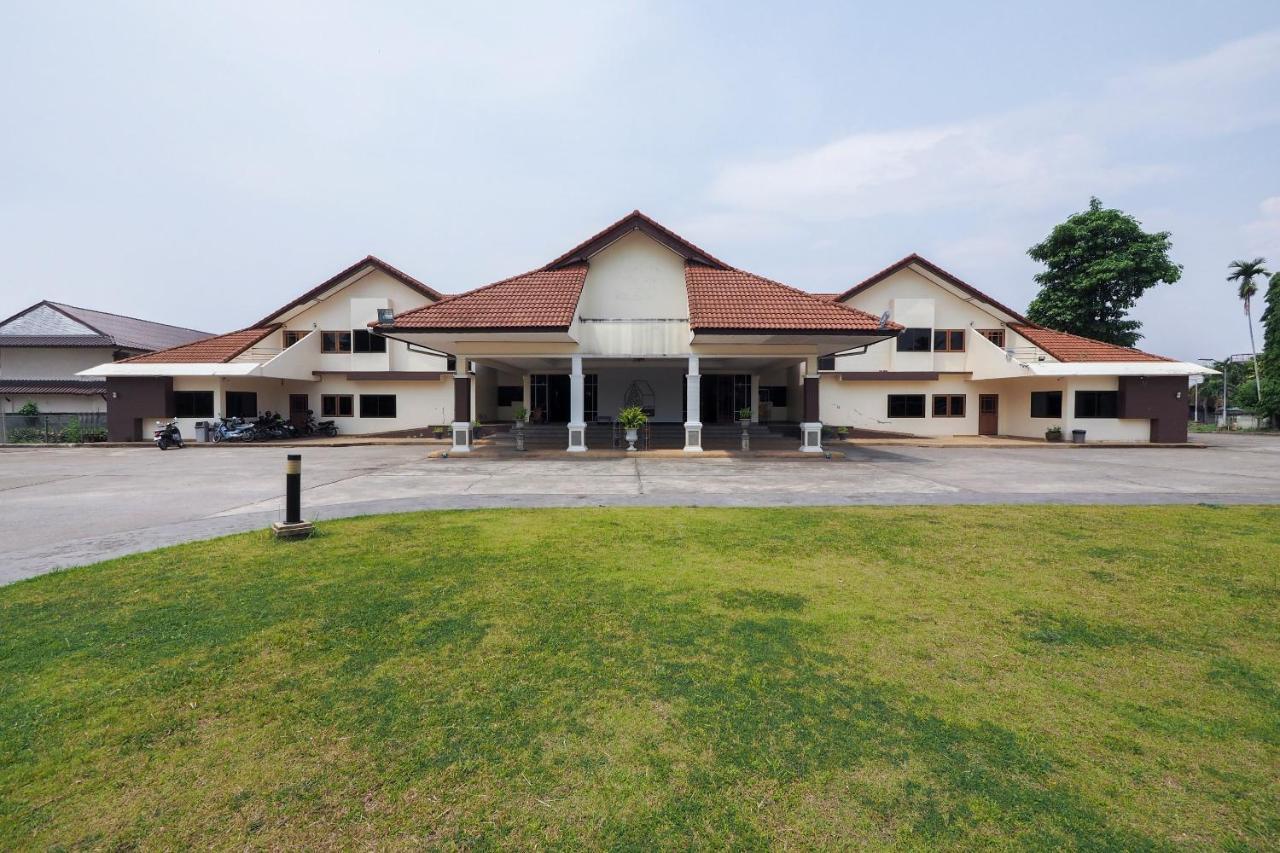Oyo 859 Golden Land Hotel Chiang Rai Ngoại thất bức ảnh