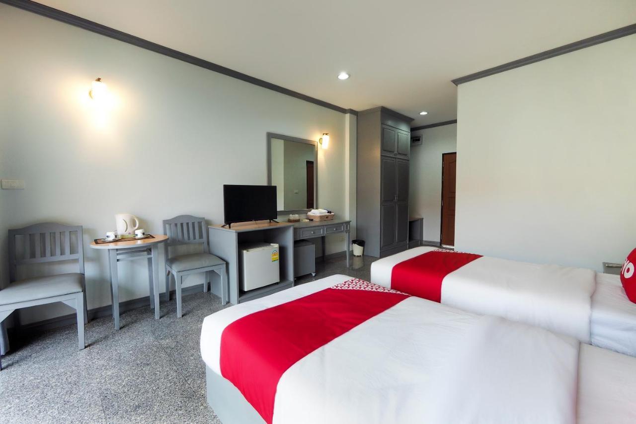 Oyo 859 Golden Land Hotel Chiang Rai Ngoại thất bức ảnh