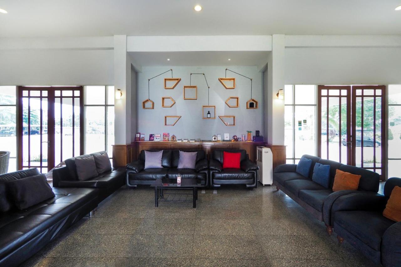 Oyo 859 Golden Land Hotel Chiang Rai Ngoại thất bức ảnh
