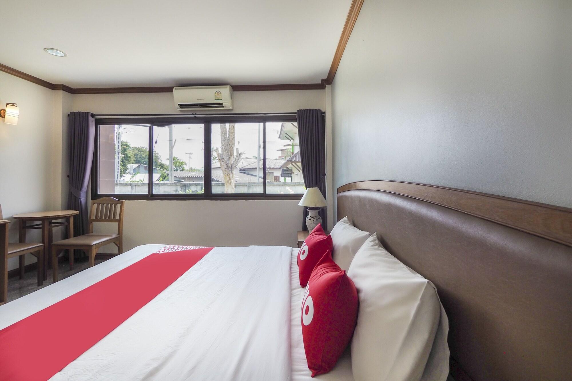 Oyo 859 Golden Land Hotel Chiang Rai Ngoại thất bức ảnh