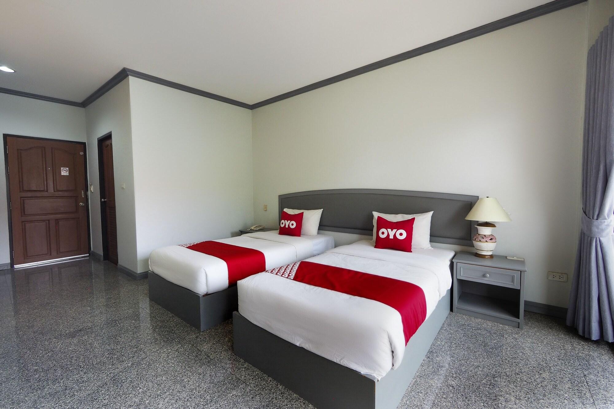 Oyo 859 Golden Land Hotel Chiang Rai Ngoại thất bức ảnh