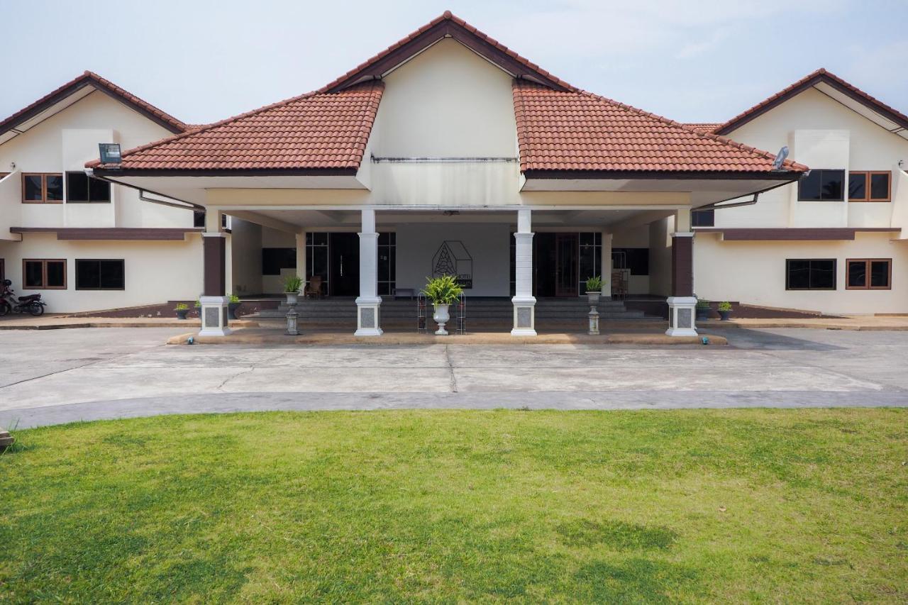 Oyo 859 Golden Land Hotel Chiang Rai Ngoại thất bức ảnh
