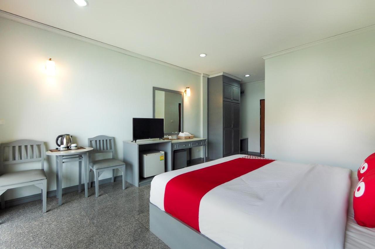 Oyo 859 Golden Land Hotel Chiang Rai Ngoại thất bức ảnh