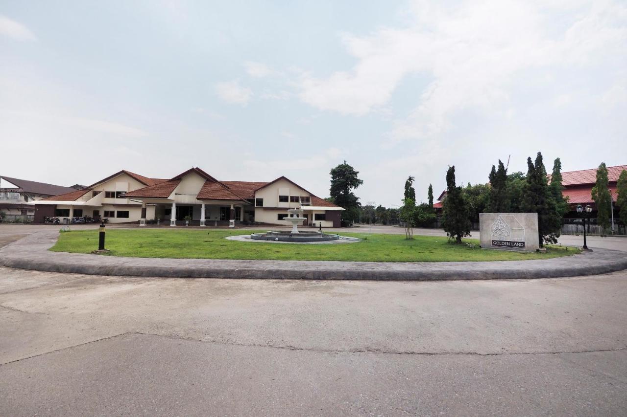 Oyo 859 Golden Land Hotel Chiang Rai Ngoại thất bức ảnh