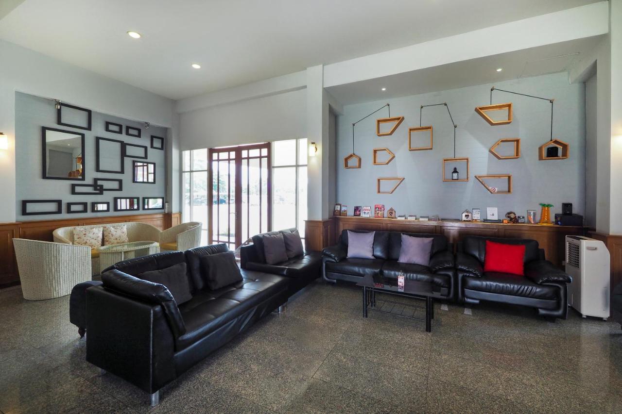 Oyo 859 Golden Land Hotel Chiang Rai Ngoại thất bức ảnh