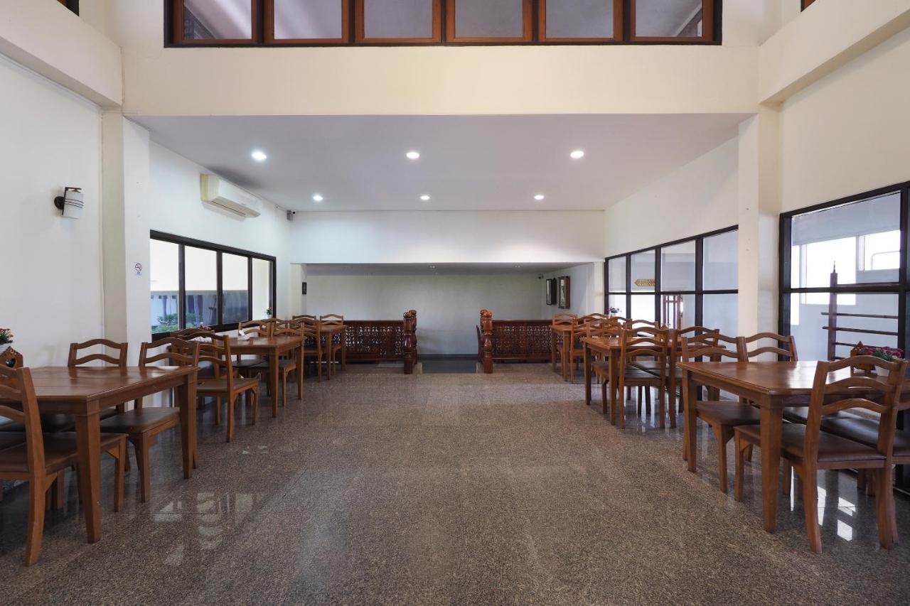 Oyo 859 Golden Land Hotel Chiang Rai Ngoại thất bức ảnh